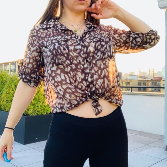 EllenTracy Light Leopard Animal Print Blouse Shirt - Picture 5 of 16
